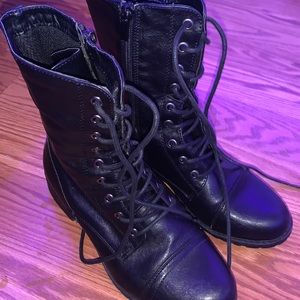 black fashion boots